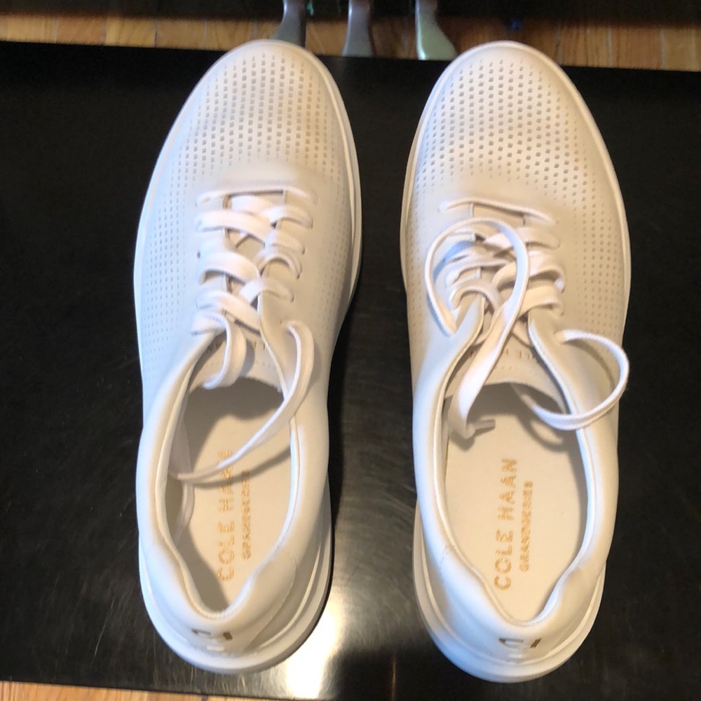 New Condition- Men’s Cole Haan Grand series leather shoe